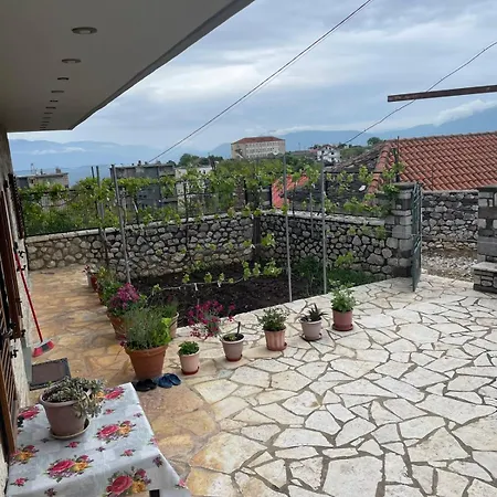בית נופש Stone House *